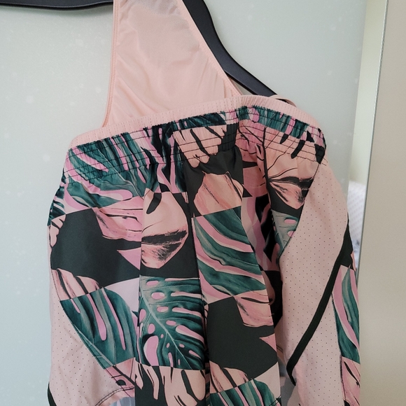 Nike Dry-Fit shorts - Picture 3 of 3